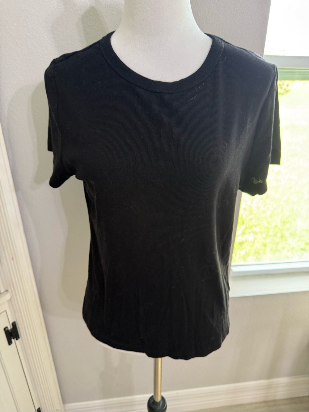 H&M Black Short Sleeve Crewneck Tee